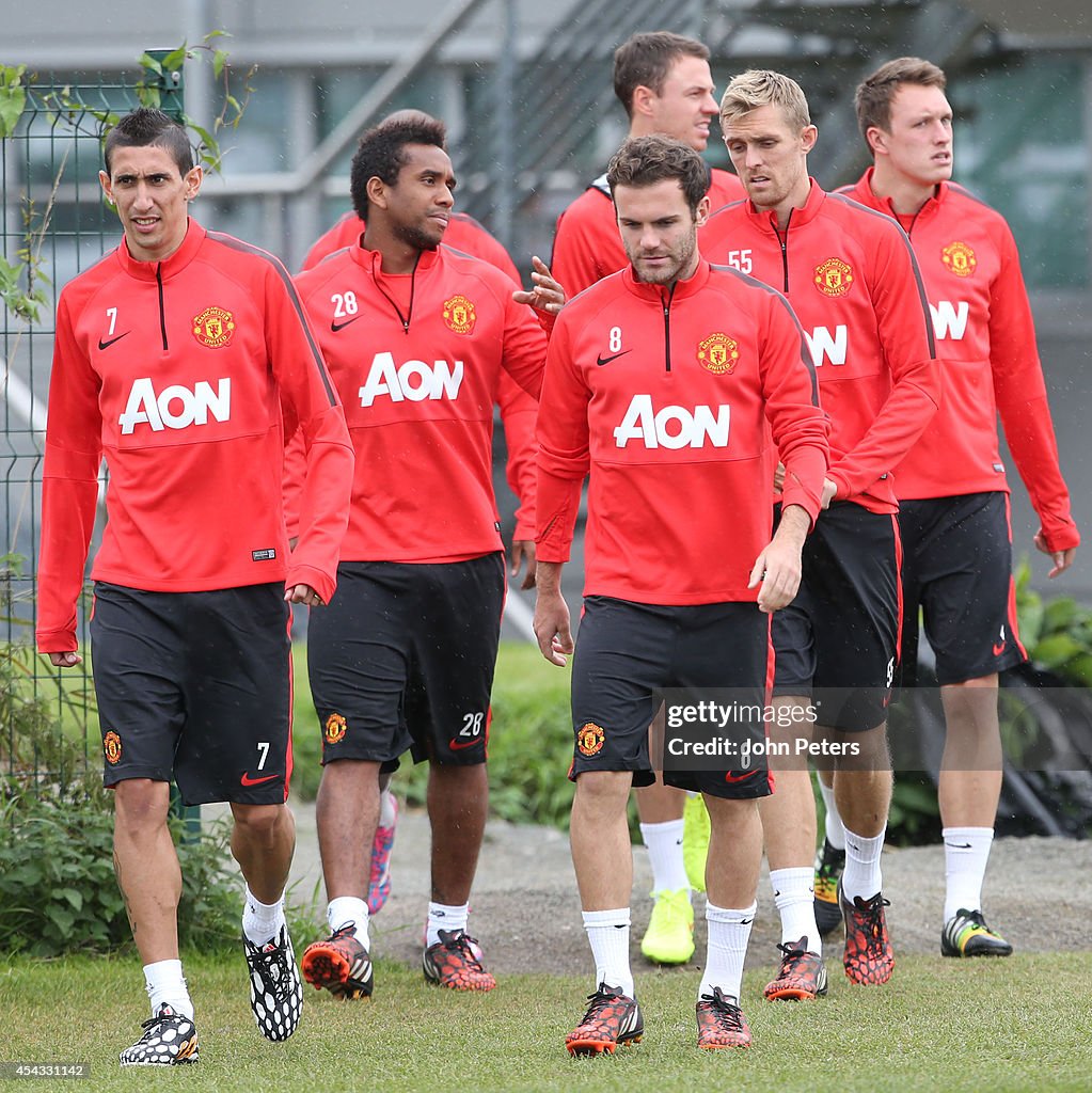 Manchester United Training and Press Conference