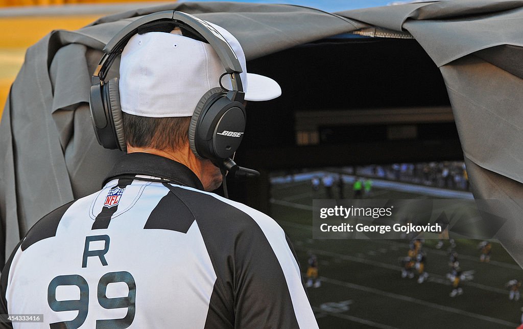 Carolina Panthers v Pittsburgh Steelers