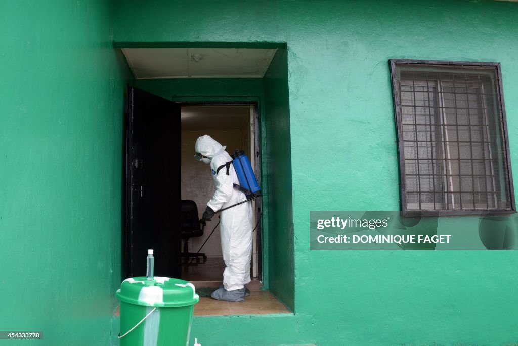 TOPSHOT-LIBERIA-HEALTH-EBOLA-WAFRICA