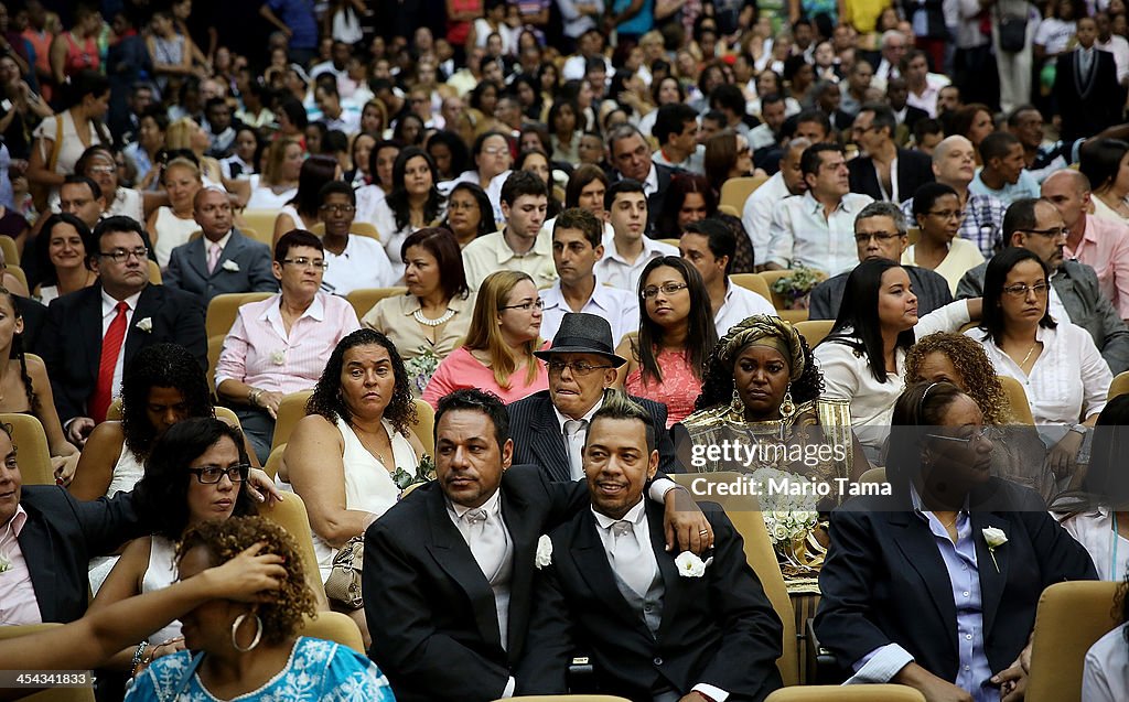 World's Largest Communal Gay Wedding Ceremony Held In Rio