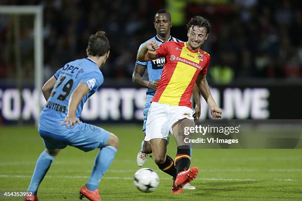 Stijn Wuytens of Willem II, Charlton Vicento of Willem II, Bart Vriends of Go Ahead Eagles during the dutch eredivisie match between Go Ahead Eagles...