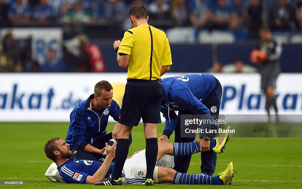 FC Schalke 04 v FC Bayern Muenchen - Bundesliga