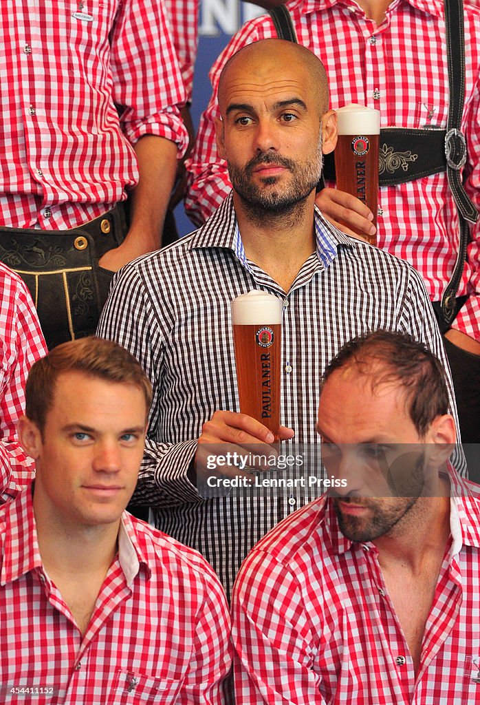 FC Bayern Muenchen Traditional Bavarian Dress Kitting Out