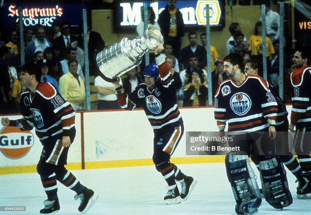 1990 Stanley Cup Finals - Game 5: Edmonton Oilers v Boston Bruins