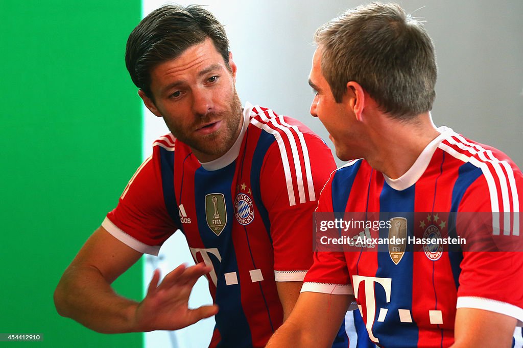 FC Bayern Muenchen Traditional Bavarian Dress Kitting Out