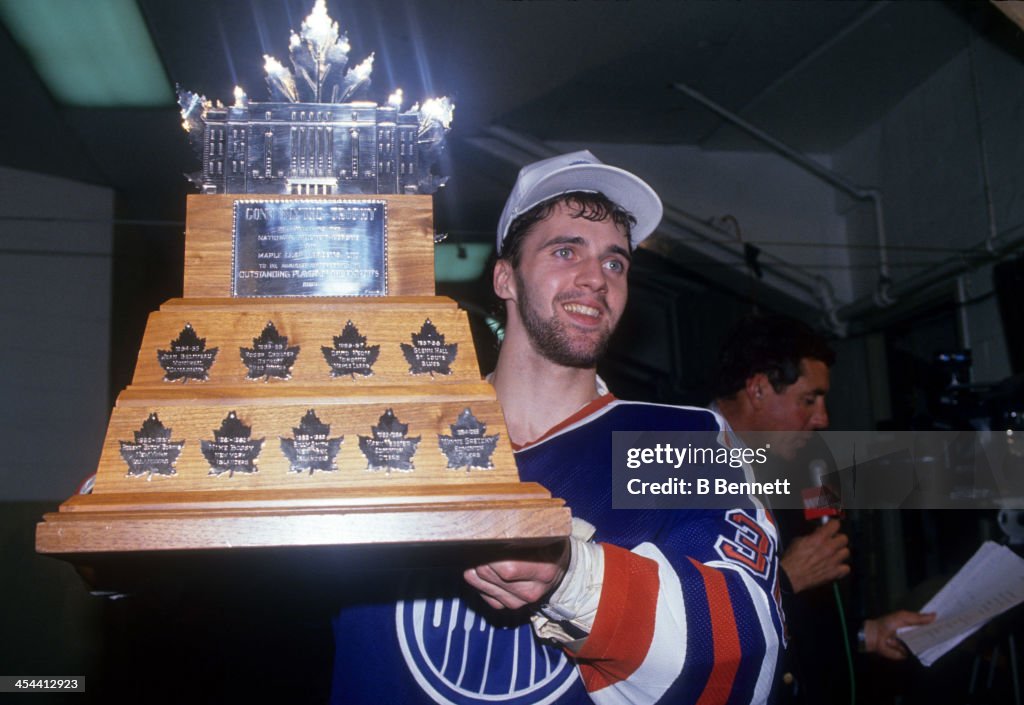 1990 Stanley Cup Finals - Game 5: Edmonton Oilers v Boston Bruins