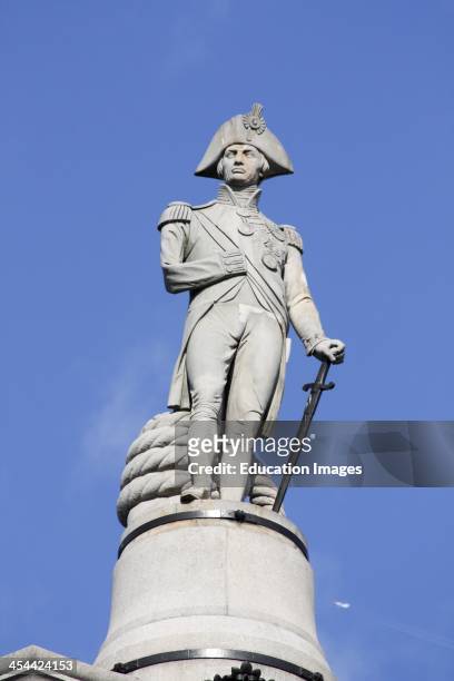 England, London, Trafalgar Square, Nelsons Column.