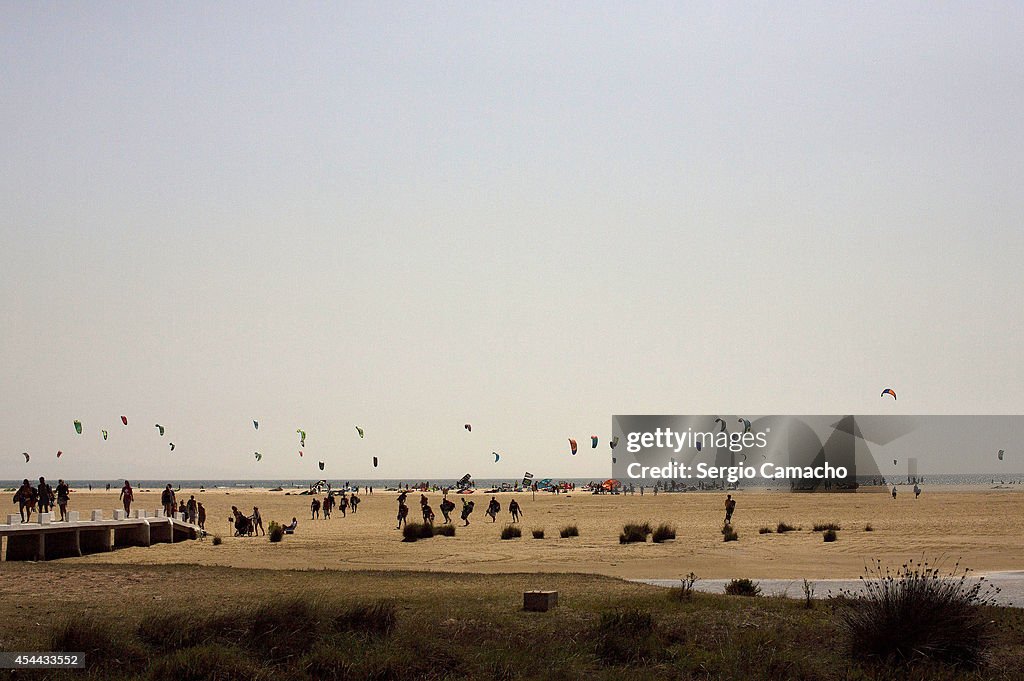 Kite Surfers Attempt Guinness World Record At Tarifa