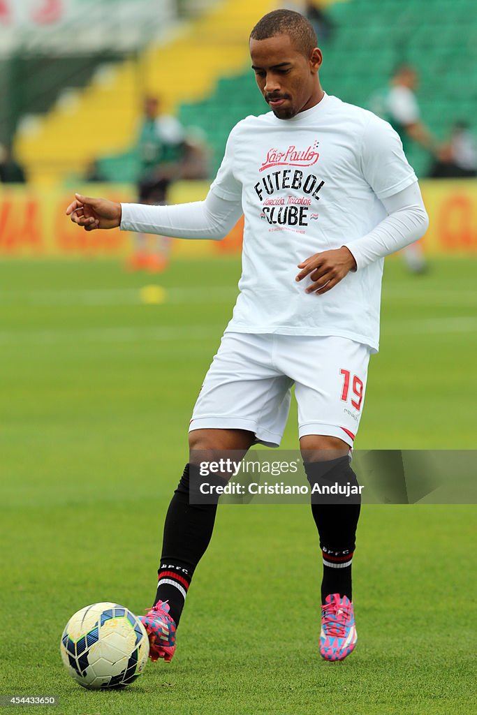 Figueirense v Sao Paulo - Brasileirao Series A 2014