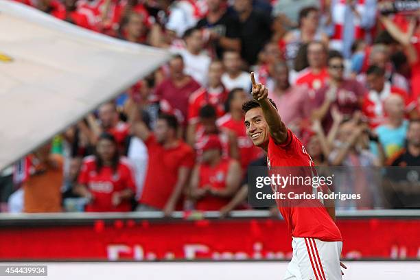 Benfica's midfielder Nicolas Gaitan celebrates scoring Benfica's goal during the Primeira Liga match between SL Benfica and Sporting CP at Estadio da...