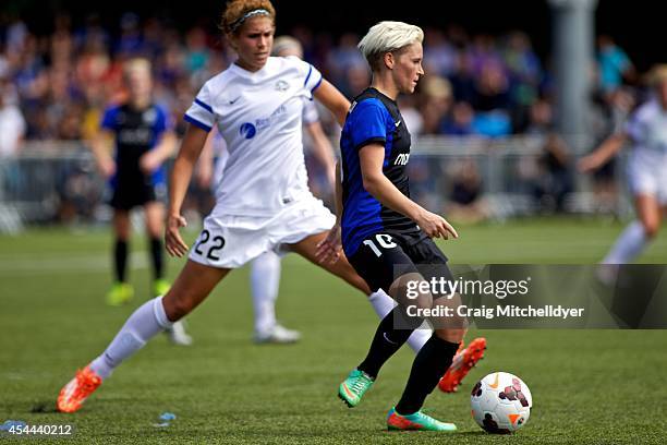 Jessica Fishlock of Seattle Reign FC pass the ball in the second half of the National Women's Soccer League Championship on August 31, 2014 at...