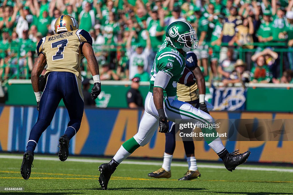 Winnipeg Blue Bombers v Saskatchewan Roughriders