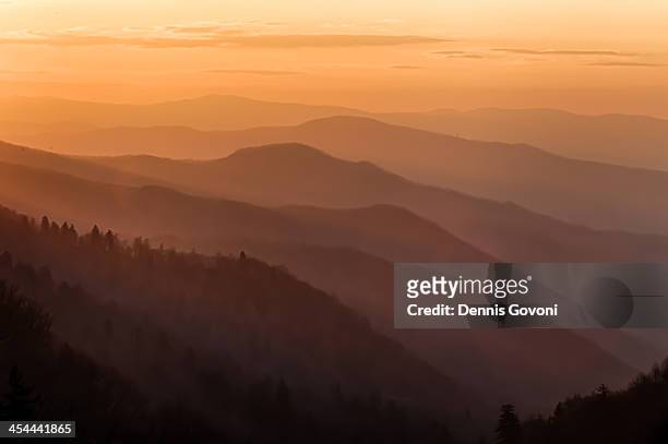 great smoky mountains sunrise - gatlinburg stock-fotos und bilder