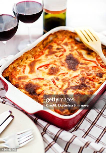 greek moussaka in the pan - moussaka stockfoto's en -beelden