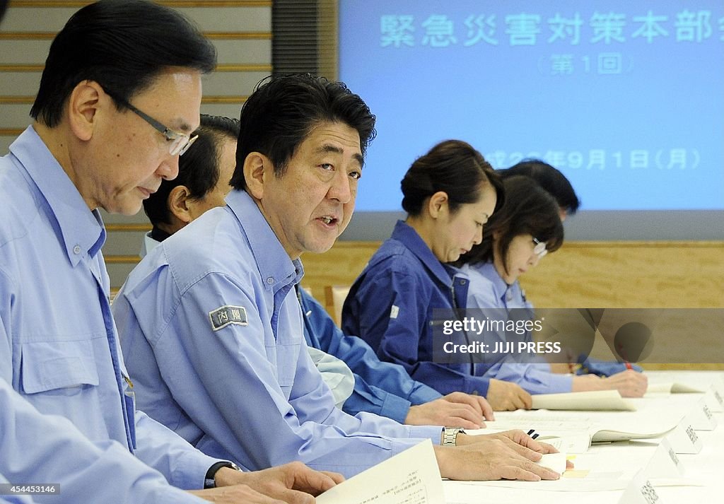 JAPAN-DISASTER-QUAKE-DRILL