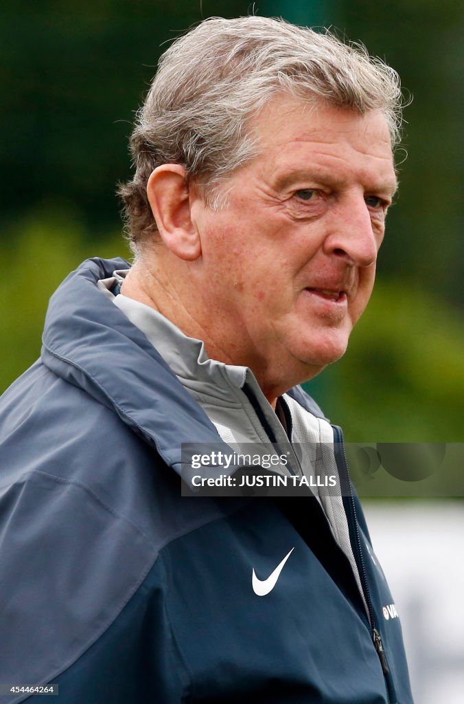 FBL-EURO-2016-ENG-NOR-TRAINING