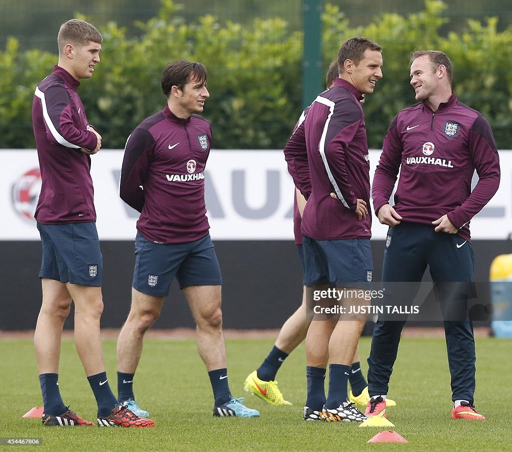 FBL-EURO-2016-ENG-NOR-TRAINING