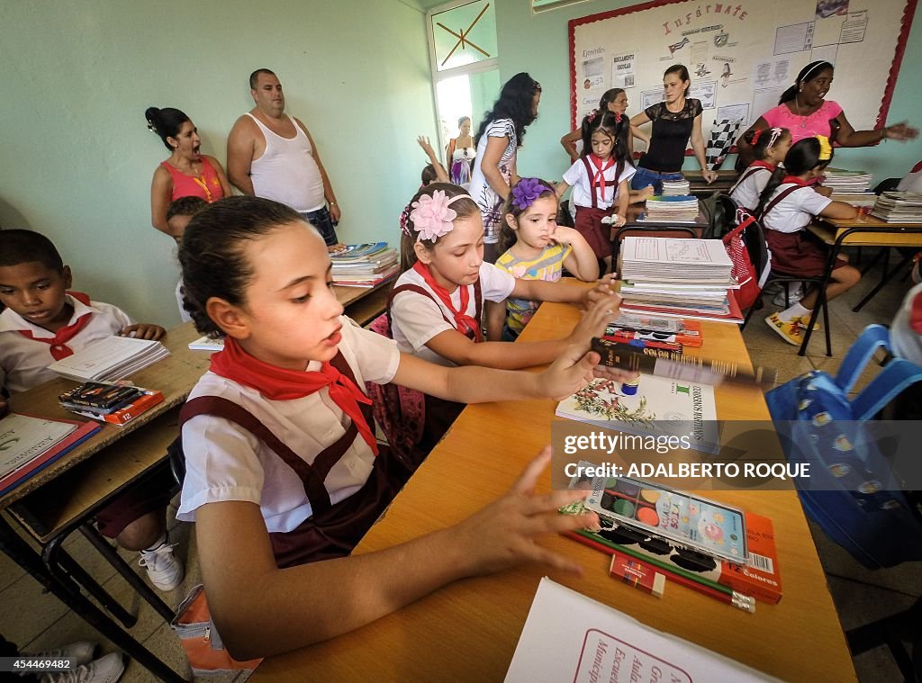 CUBA-EDUCATION-CLASSES-FIRST DAY