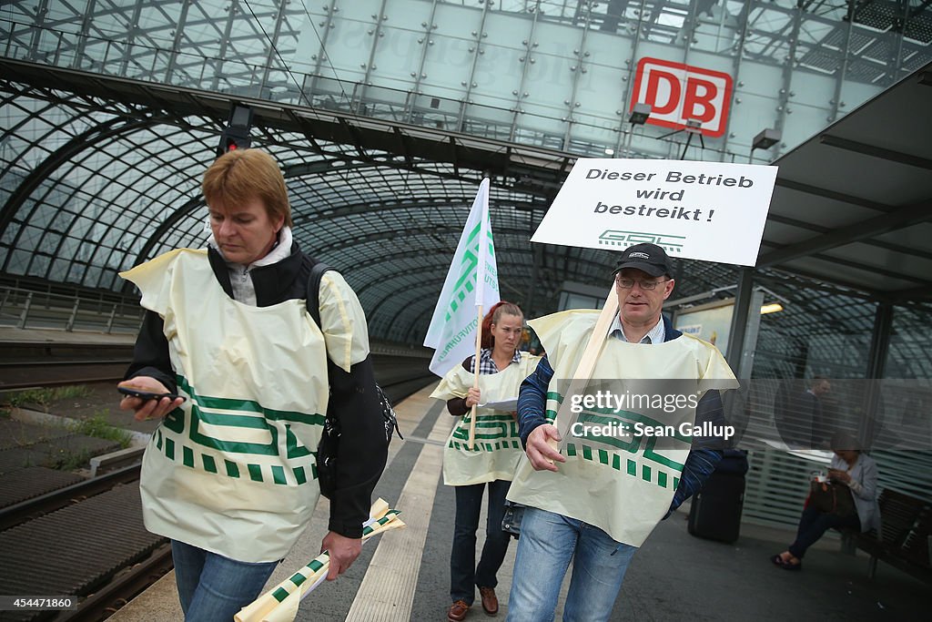 Locomotive Engineers Launch 3-Hour Rail Strike