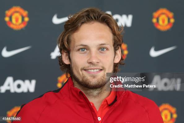 Manchester United Unveil New Signing Daley Blind Manchester United Unveil New Signing Daley Blind