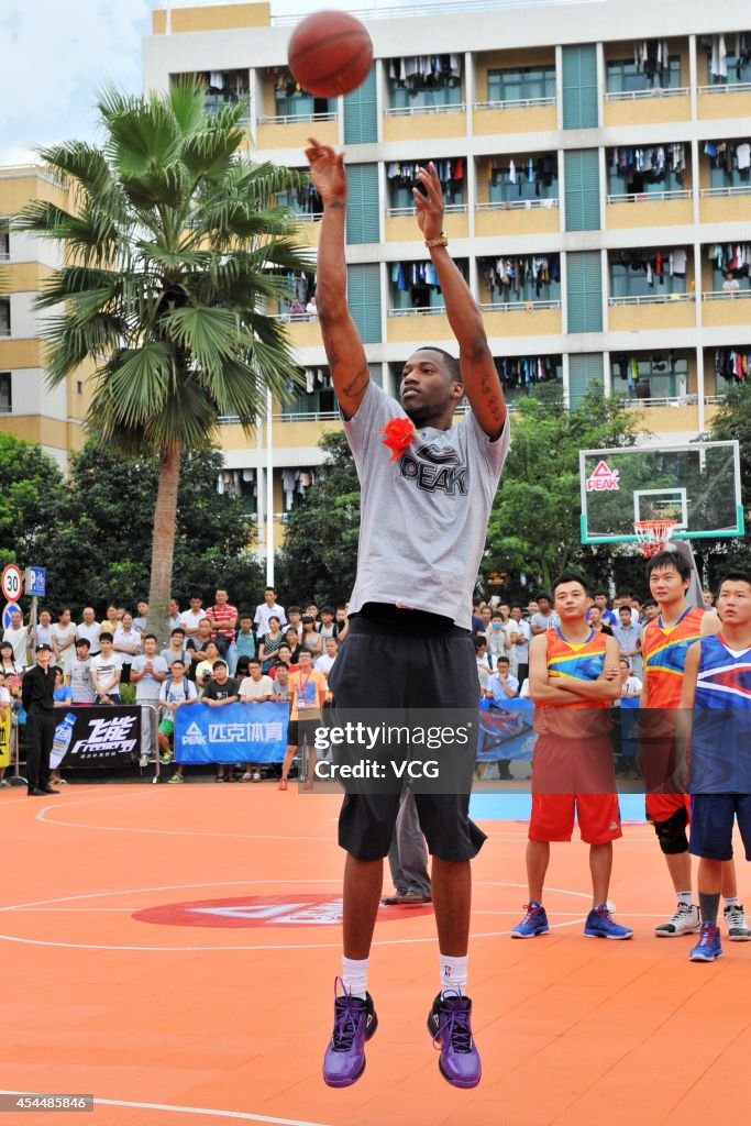 NBA Players Eric Griffin And Carl Landry Visit Guangzhou