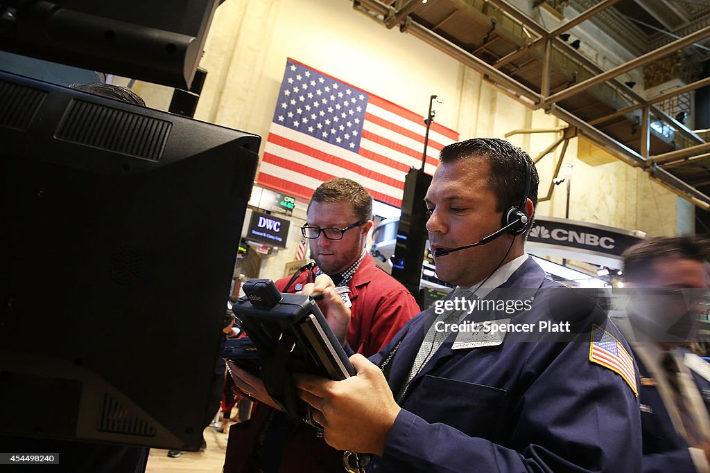 Dow Opens Slightly Lower After Labor Day Weekend