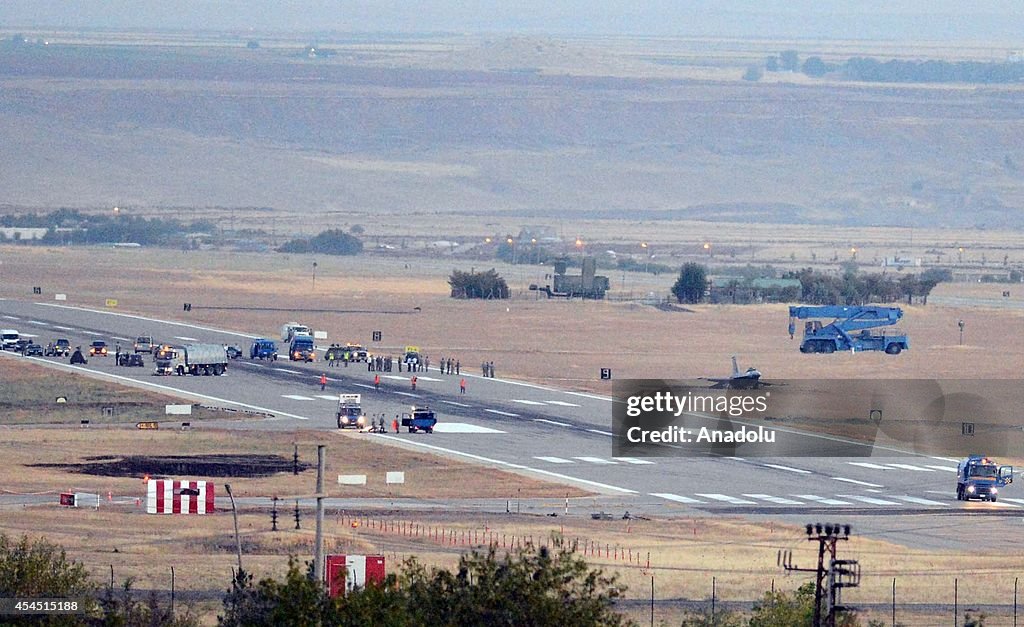 Turkish F-16 fighter jet crashes in Diyarbakir