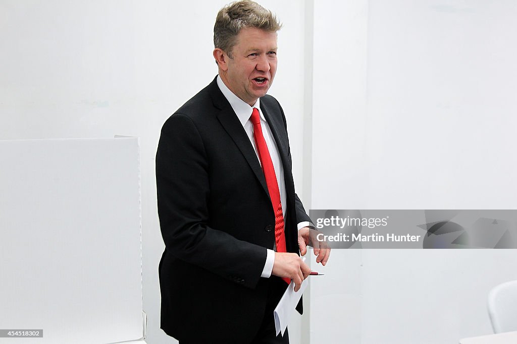 Labour Leader David Cunliffe Casts Early Vote In Christchurch