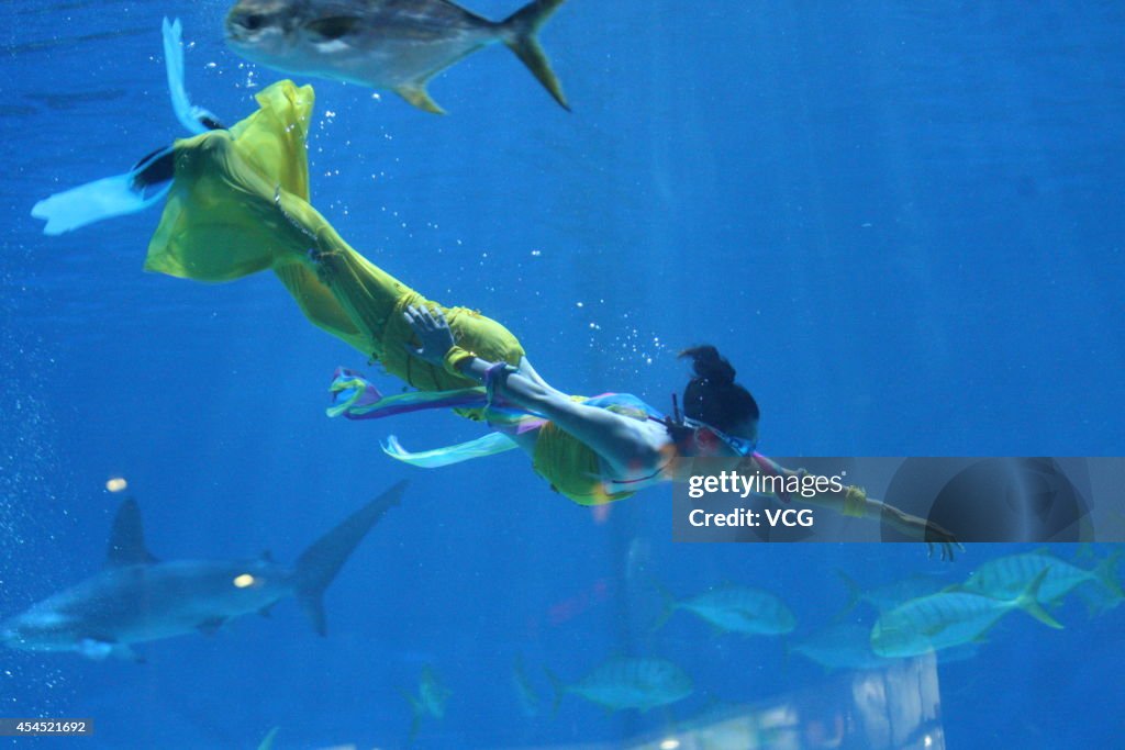 Submarine Performance Of "The Goddess Of The Moon" In Yantai