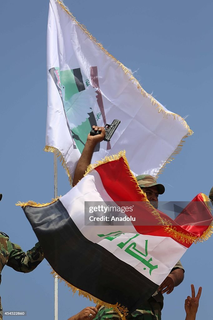 Iraqi army broke the siege of army groups led by Islamic State in Amirli