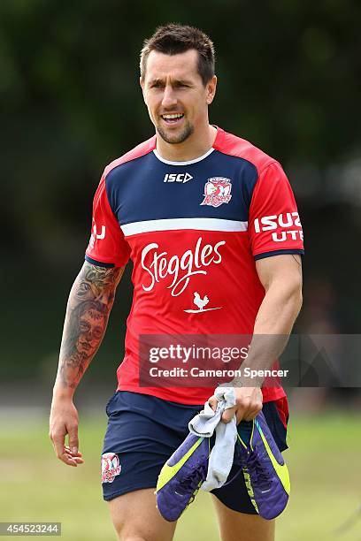 Mitchell Pearce of the Roosters arrives at a Sydney Roosters NRL training session at Kippax Lake on September 3, 2014 in Sydney, Australia.