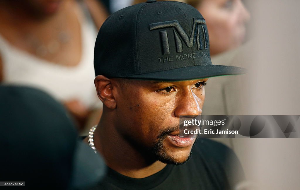 Floyd Mayweather Jr. Media Workout