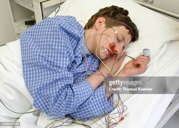 Sleep In Lab Sleep Laboratory Photos and Premium High Res Pictures - Getty Images