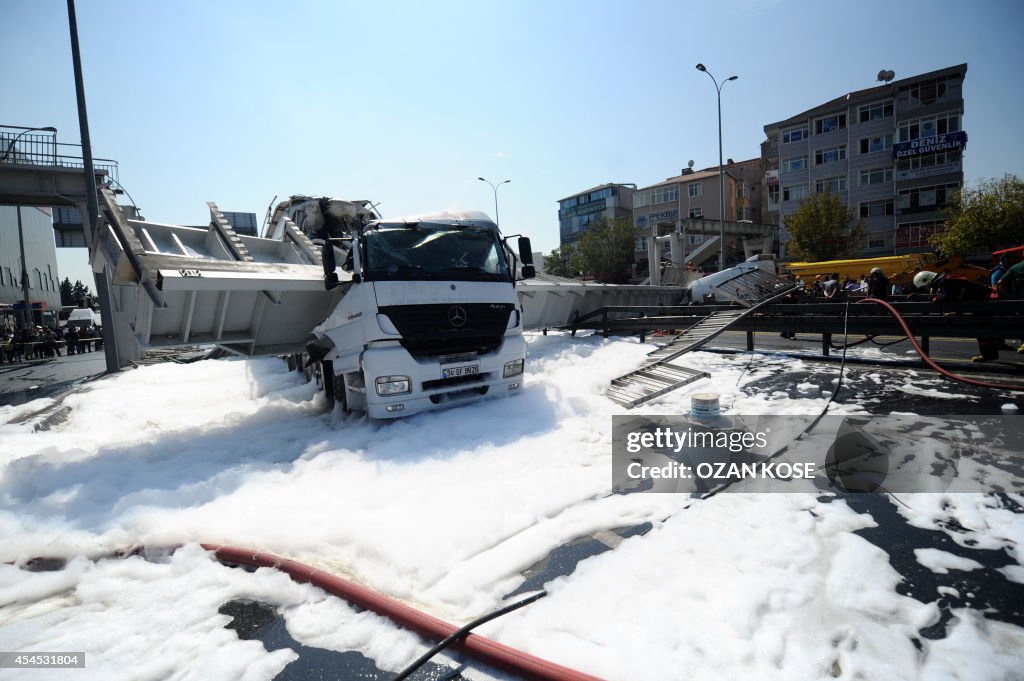 TURKEY-ACCCIDENT-OVERPASS