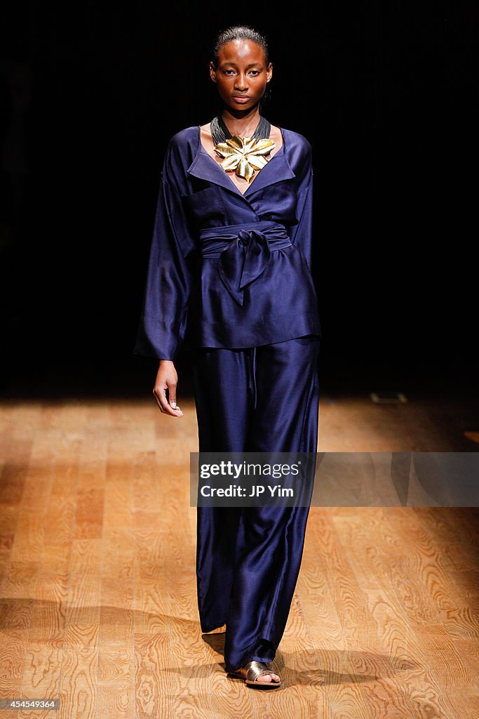 Josie Natori - Runway - Mercedes-Benz Fashion Week Spring 2015