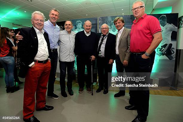 N., Rudolf "Rudi" Bommer, Wolfgang Seel, Matthias "Matthes" Mauritz, Uwe Seeler, Frank Mill and Manfred Bockenfeld are seen during the 'Club Of...