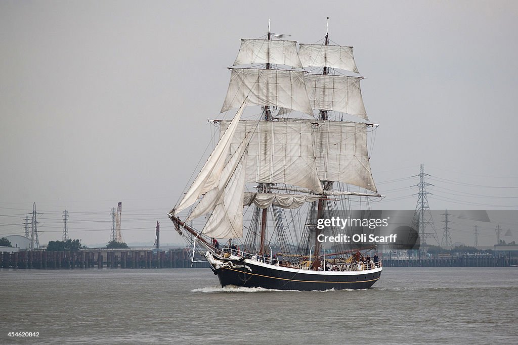 Tall Ships Arrive Into London