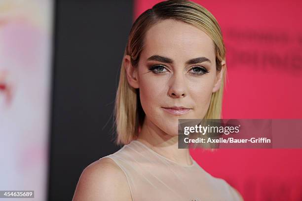 Actress Jena Malone arrives at the Los Angeles Premiere of 'The Hunger Games: Catching Fire' at Nokia Theatre L.A. Live on November 18, 2013 in Los...