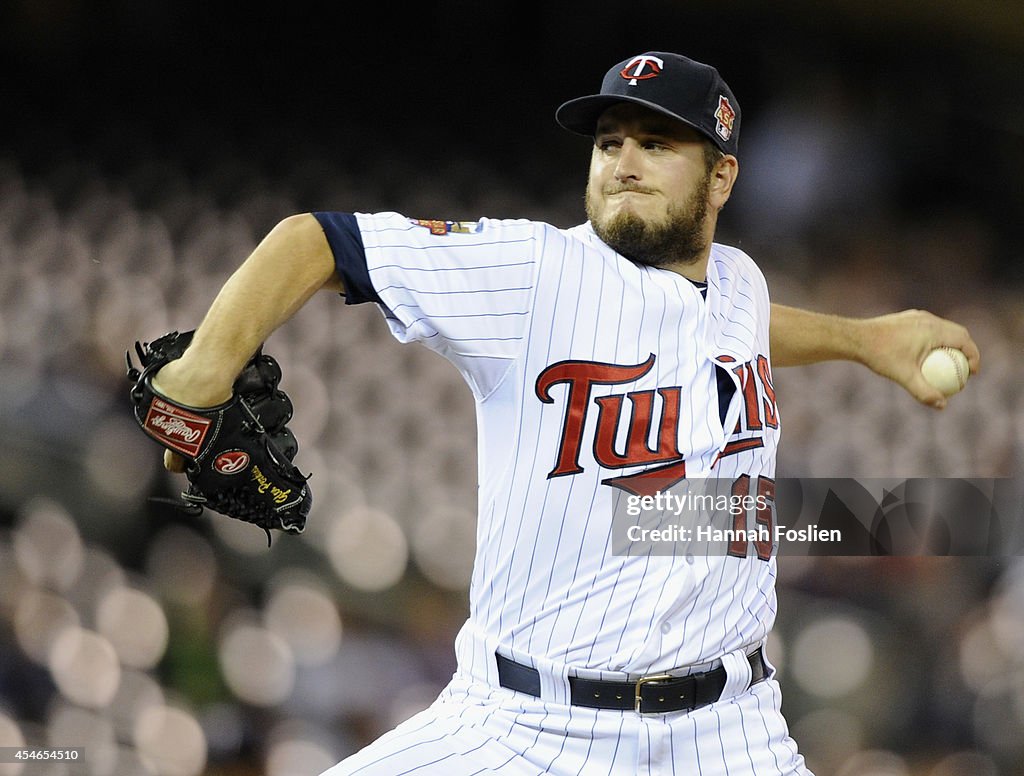 Los Angeles Angels of Anaheim v Minnesota Twins