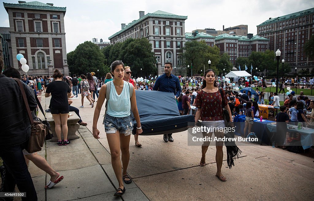 Columbia Student Carries Mattress Around Campus Until Her Alleged Rapist Is Expelled