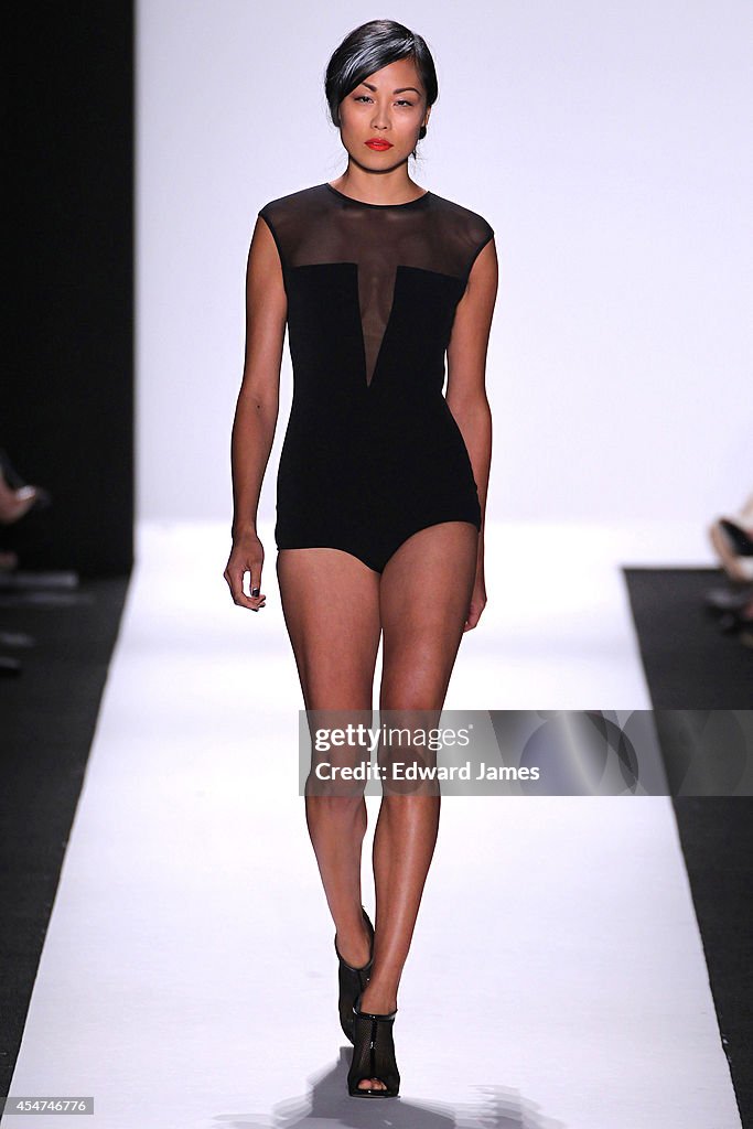 Carmen Marc Valvo - Runway - Mercedes-Benz Fashion Week Spring 2015