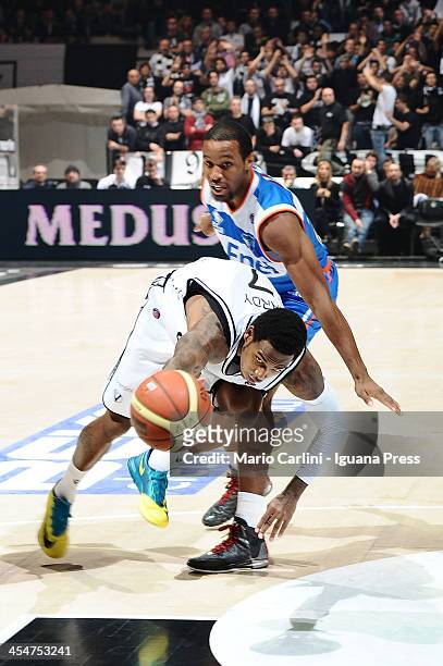 Dwight Hardy of Granarolo competes with Michael Snaer of Enel during the LegaBasket Serie A1 match between Granarolo Bologna and Enel Brindisi at...