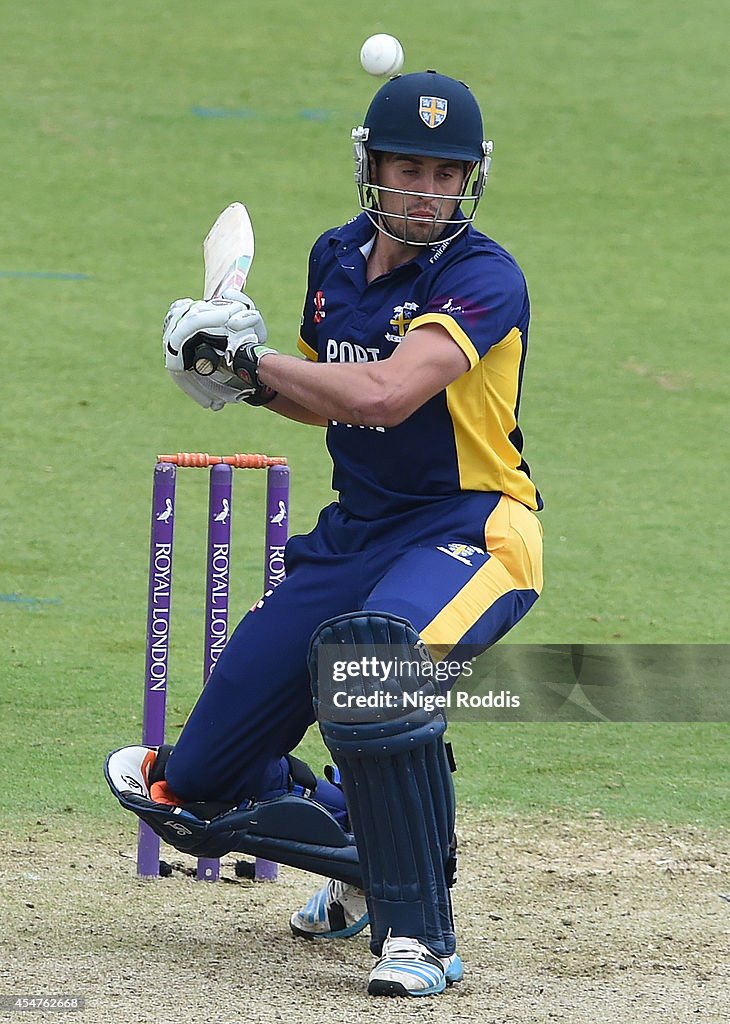 Durham v Nottinghamshire Outlaws - Royal London One-Day Cup 2014 Semi Final