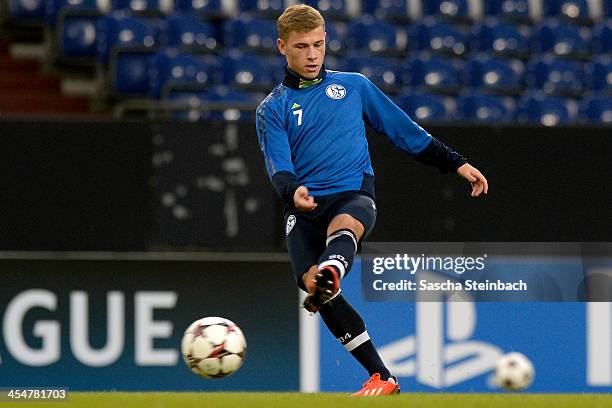 Max Meyer in action during a FC Schalke 04 training session prior to their UEFA Champions League Group E match against FC Basel at Veltins-Arena on...