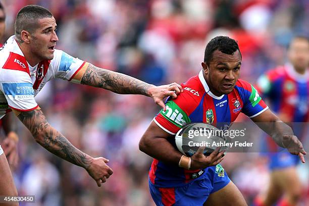 Travis Waddell of the Knights in action during the round 26 NRL match between the Newcastle Knights and the St George Illawarra Dragons at Hunter...