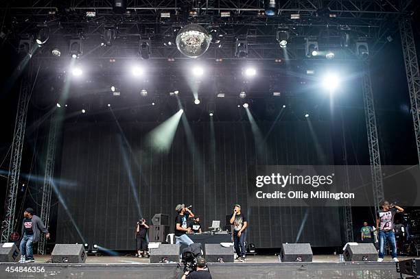 Fatlip Rapper 137 Fatlip Stock Photos, High-Res Pictures, and Images - Getty Images