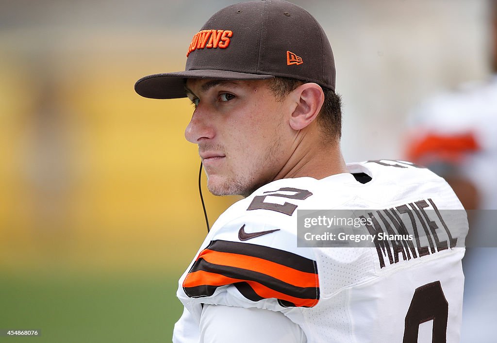 Cleveland Browns v Pittsburgh Steelers