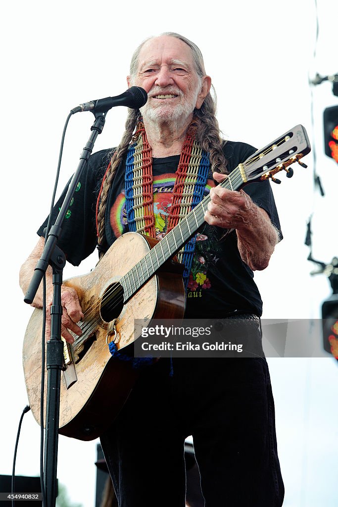 Lockn Willie Nelson performs on Day 4 of Lockn Festival at The Oak Ridge ...