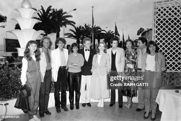 Photo taken on May 26, 1981 shows the cast of French Film "Les Uns et les Autres" during a photocall at the 34th edition of the Cannes Film Festival...