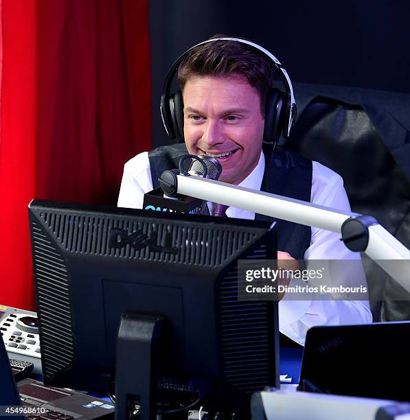 Ryan's Roses 1,897 On Air With Ryan Seacrest Stock Photos, High-Res Pictures, and ...
